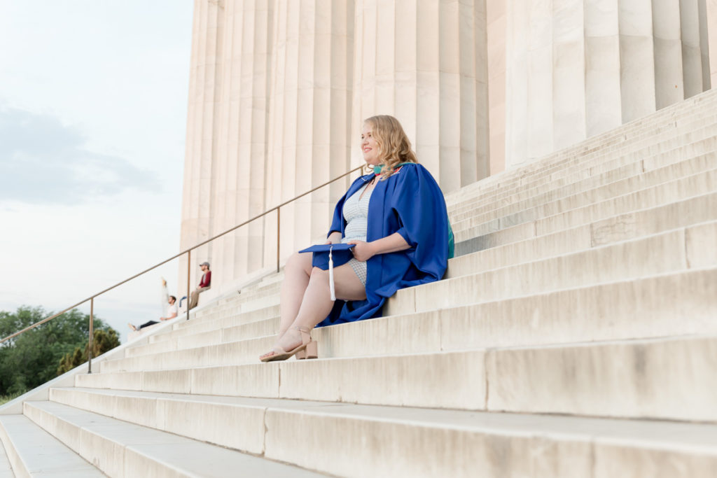 Graduate photo session on the steps of the Lincoln Memorial