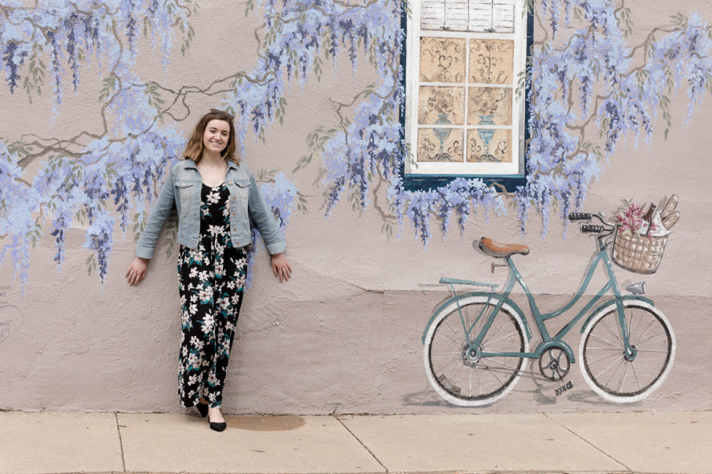 Painted mural in Annapolis is the backdrop for these senior portraits