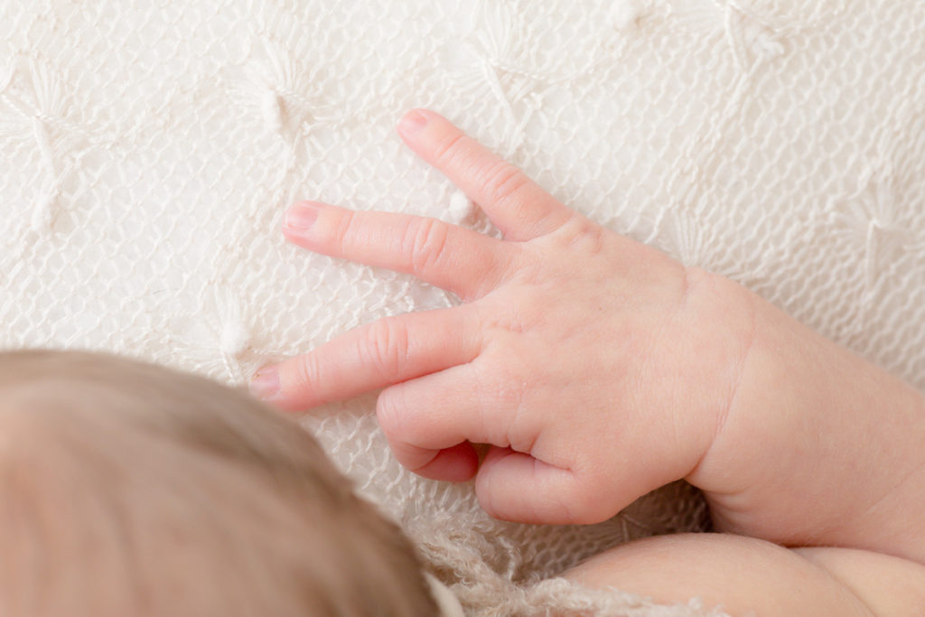 tiny baby fingers newborn photos