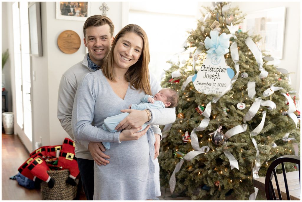 Christmas tree photo, newborn photos at home