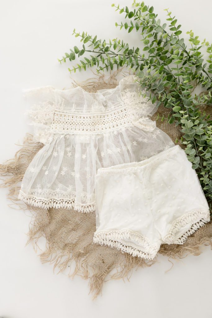 gauze lace with pants set - props and outfits